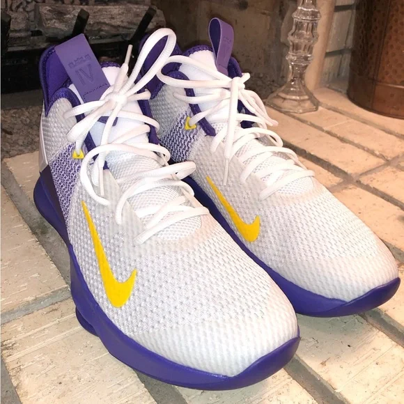 🤑PRICE DROP🤑 -  Nike - LeBron Witness IV - Los Angeles Lakers - Picture 9 of 16